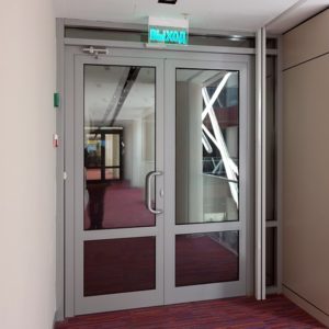 Противопожарная перегородка с дверью в офис / серия FRM5346
